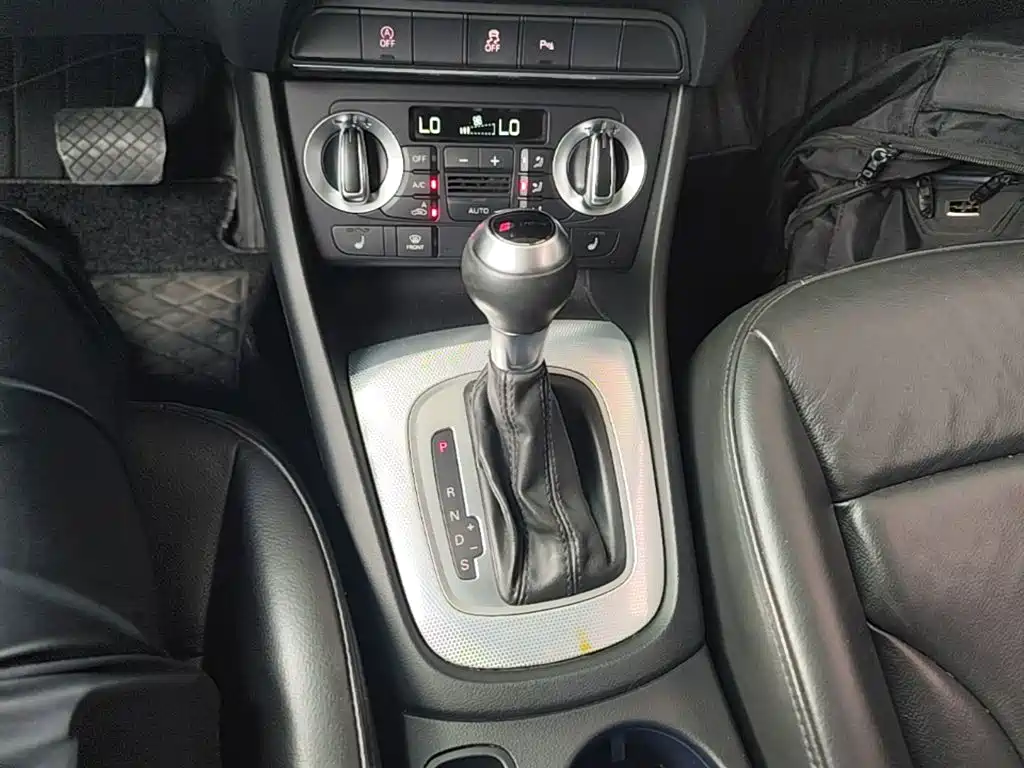 Audi Q3 2014 — фото 14