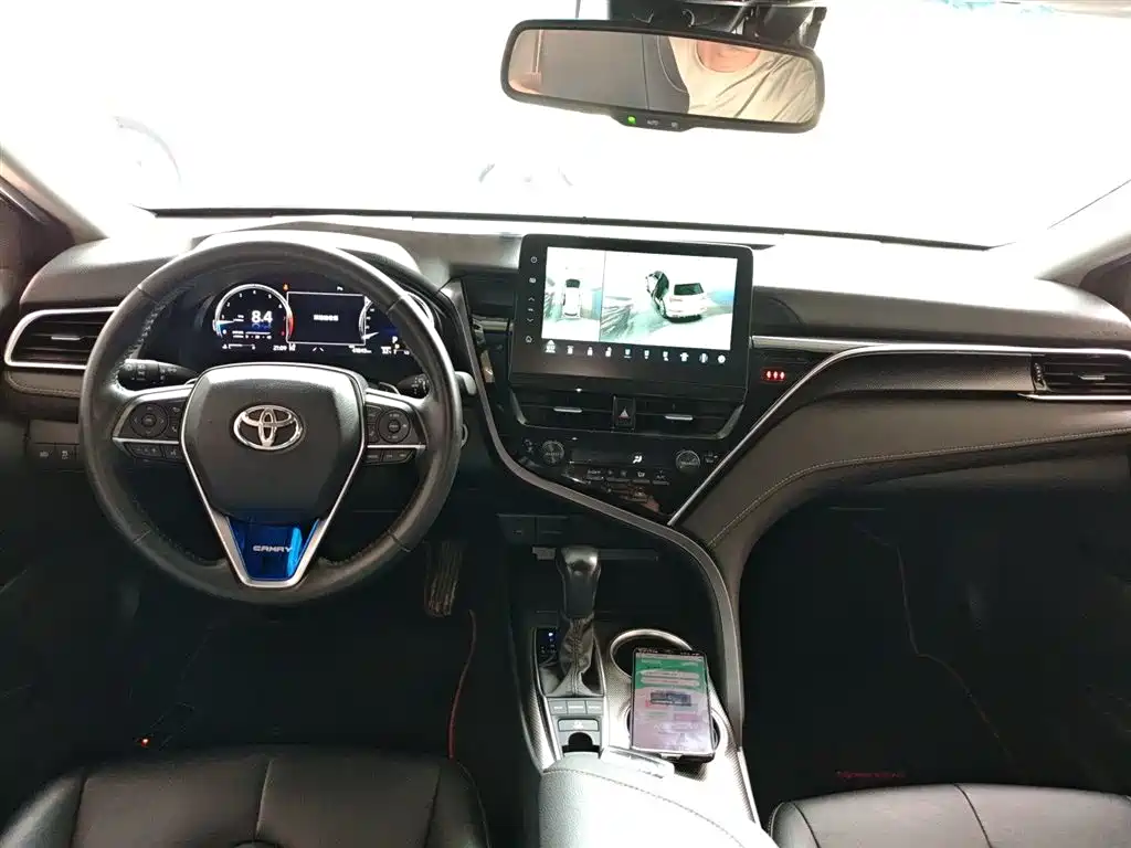 Toyota Camry 2021 — фото 10