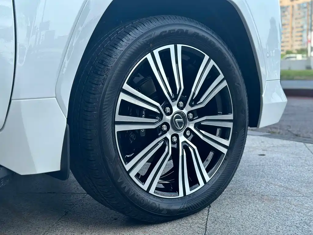 Lexus LX 2025 — фото 23