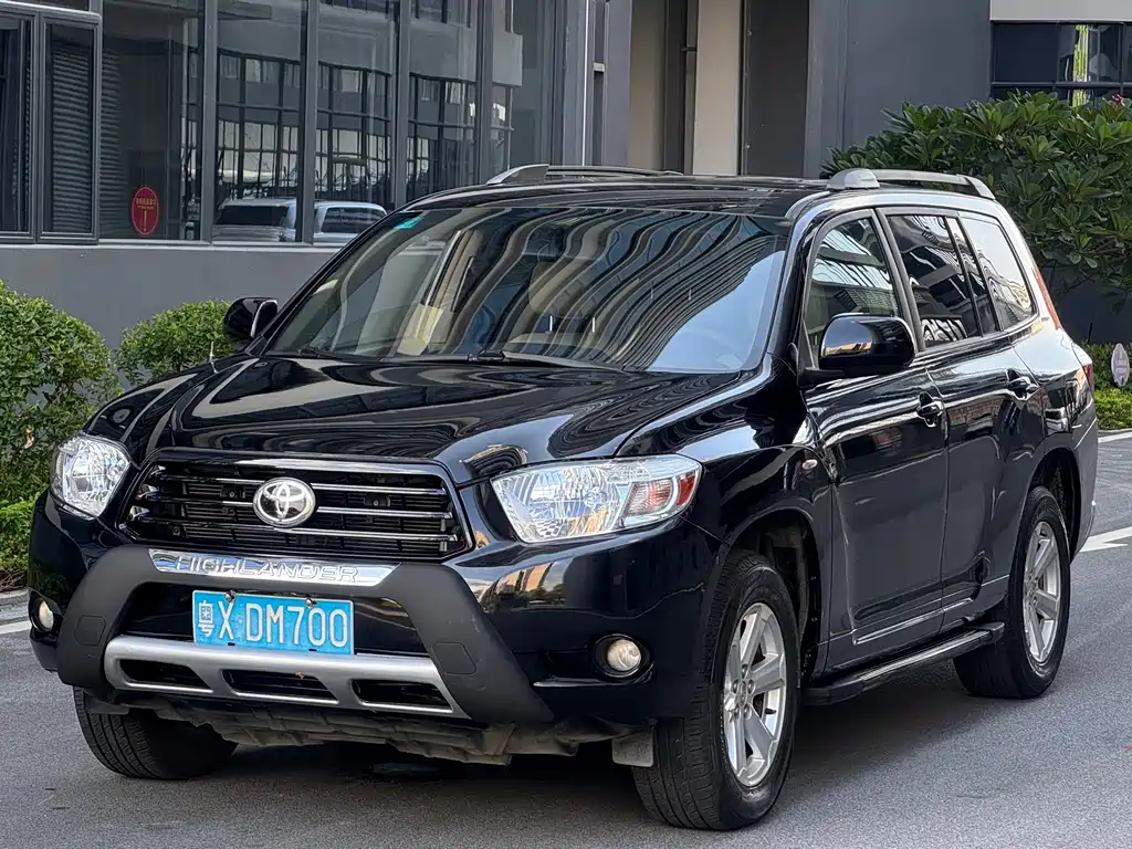 Toyota Highlander 2011 — фото 1
