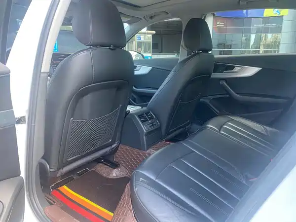 Audi A4L 2018