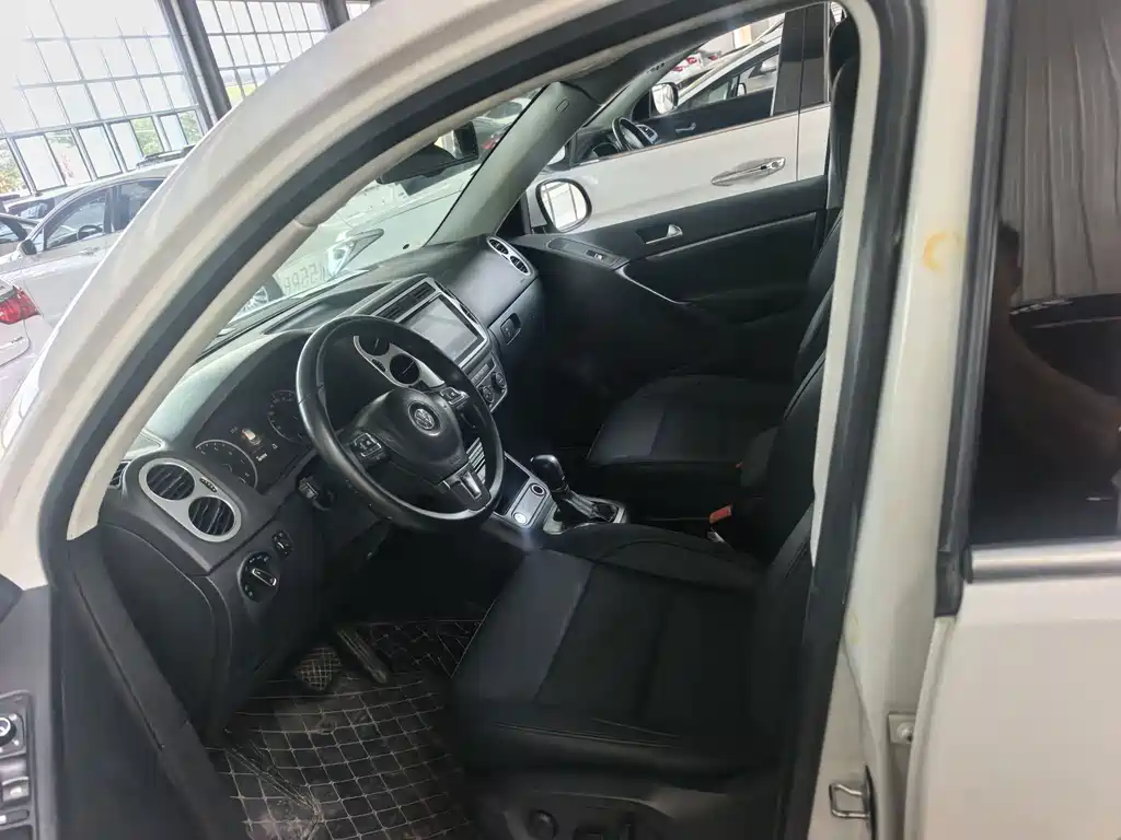 Volkswagen Tiguan 2015 — фото 11