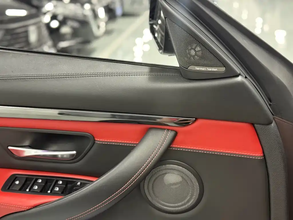 BMW M4 2018 — фото 11
