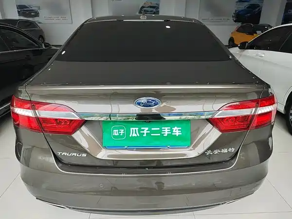 Ford Taurus 2017