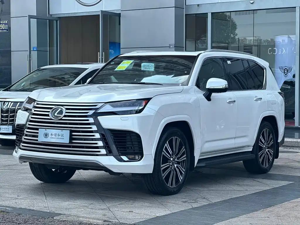 Lexus LX 2025 — фото 1