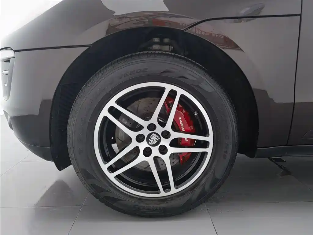 Porsche Macan 2016 — фото 17