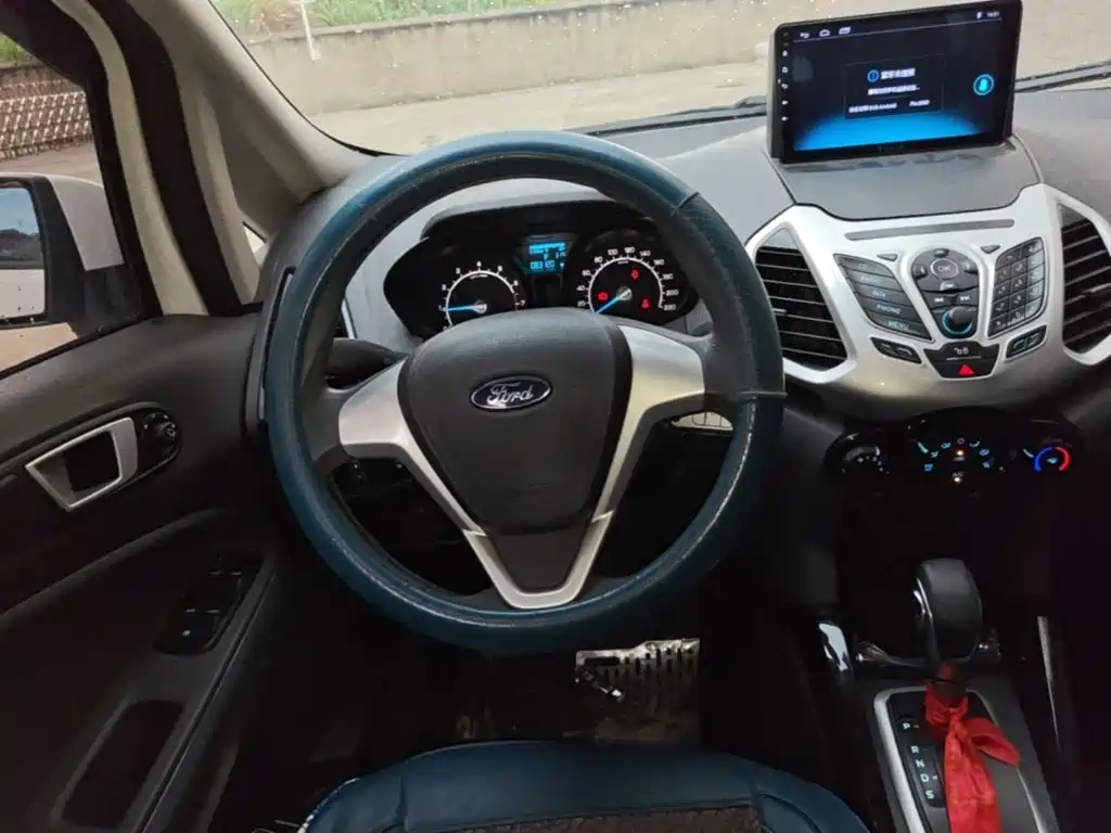 Ford EcoSport 2017 — фото 11