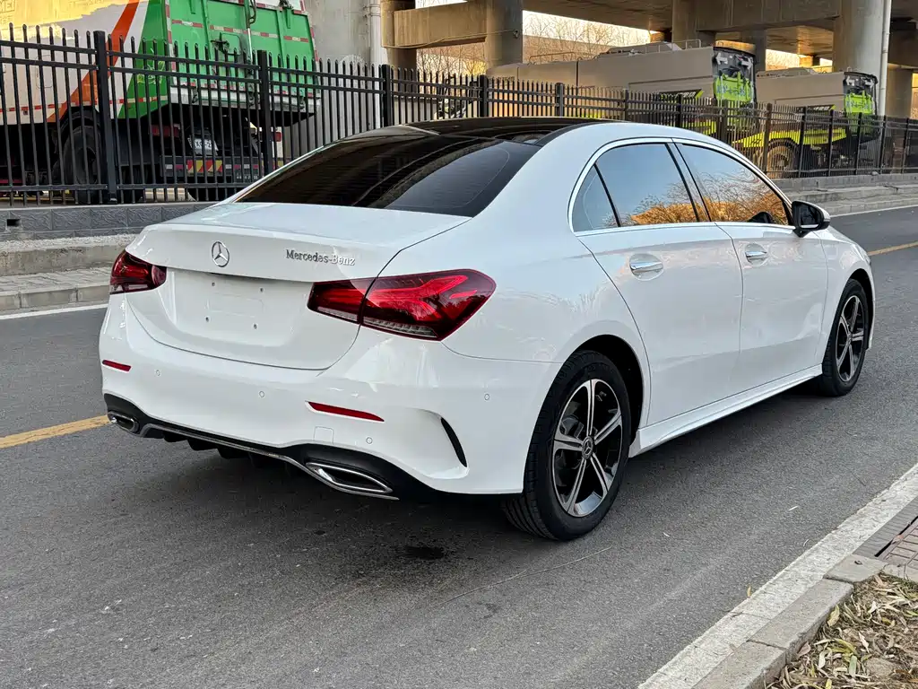 Mercedes-Benz A-Class 2023 — фото 4
