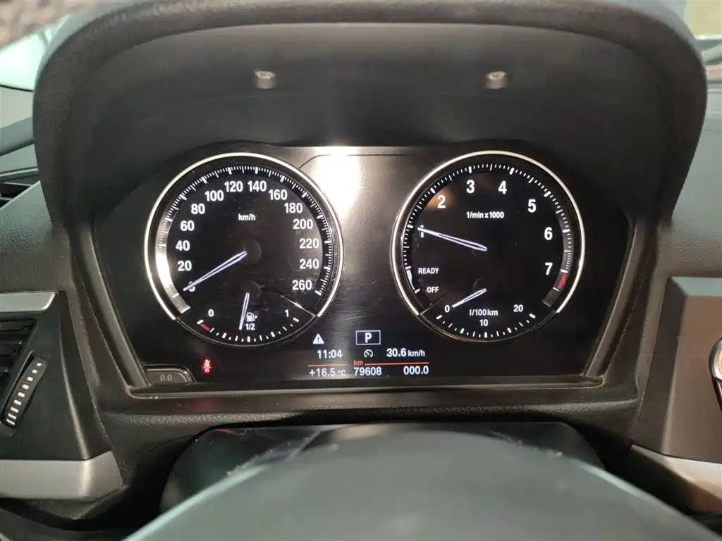 BMW 1 Series 2018 — фото 12