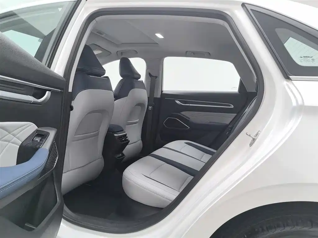 Geely Emgrand 2023 — фото 15