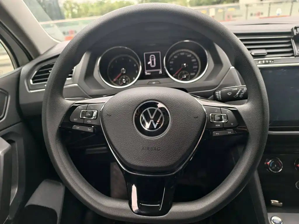 Volkswagen Tiguan L 2021 — фото 16