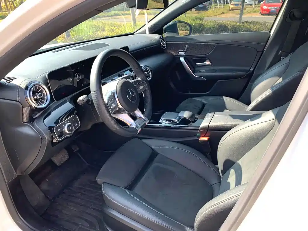 Mercedes-Benz A-Class 2022 — фото 4