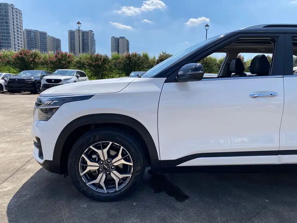Kia KX3 2022 — фото 19