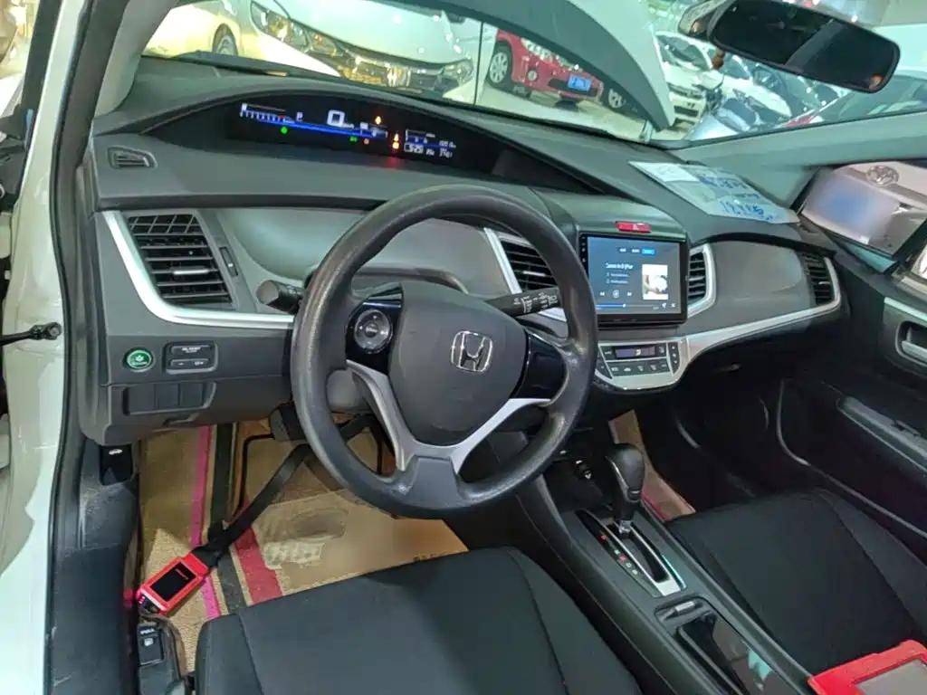 Honda Jade 2018 — фото 10