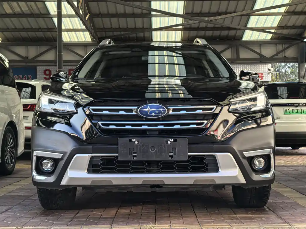 Subaru Outback 2022 — фото 1