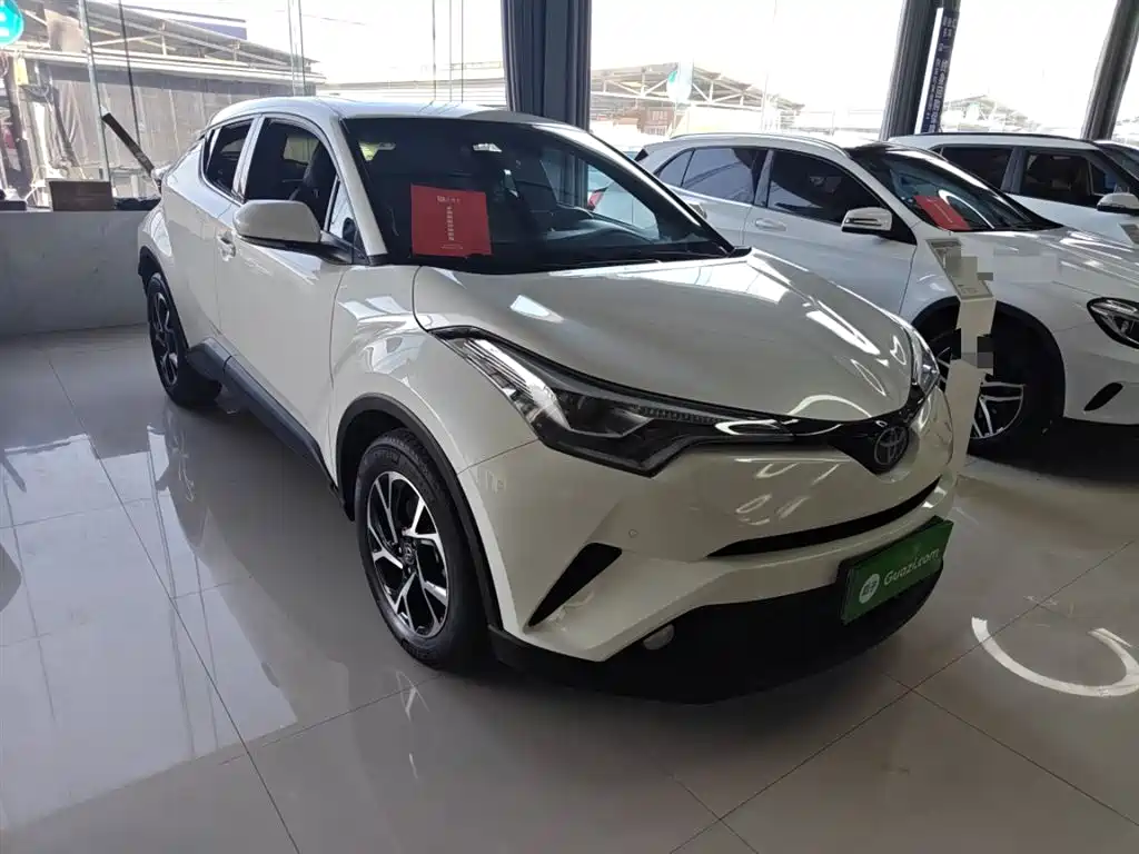 Toyota C-HR 2020 — фото 4