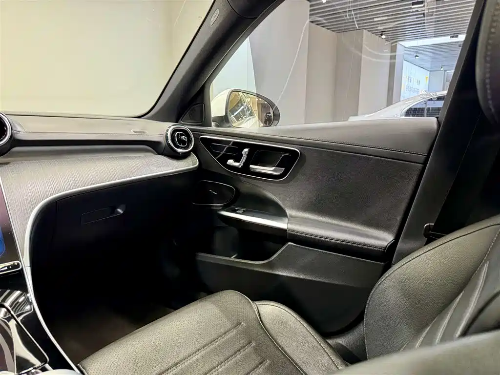 Mercedes-Benz C-Class 2022 — фото 28