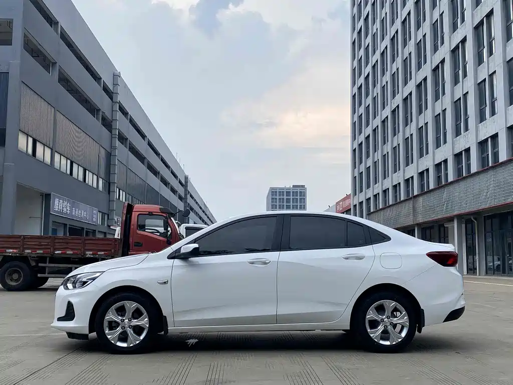 Chevrolet Cavalier 2020 — фото 12