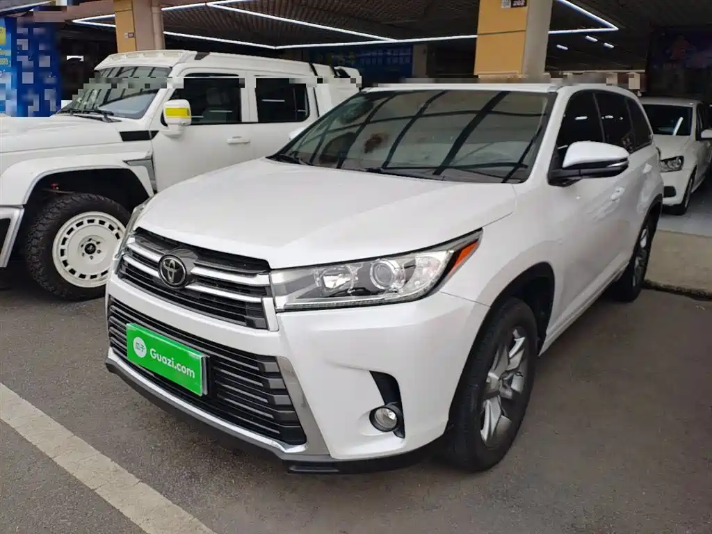 Toyota Highlander 2019 — фото 1