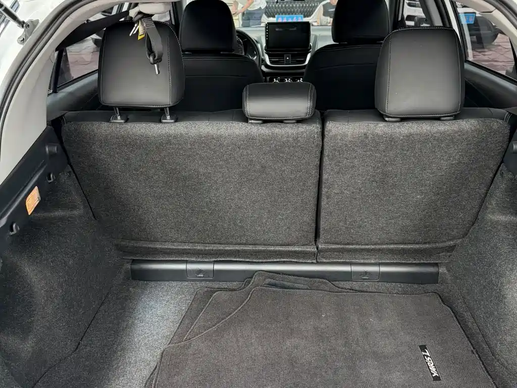 Toyota Yaris L 2022 — фото 15