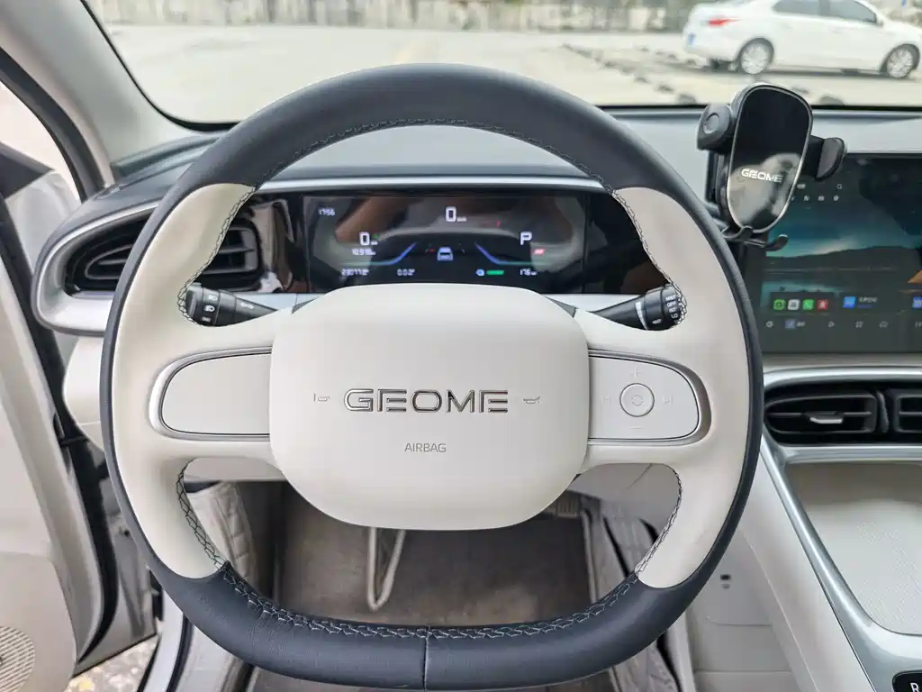 Geely Galaxy Starwish 2025 — фото 12
