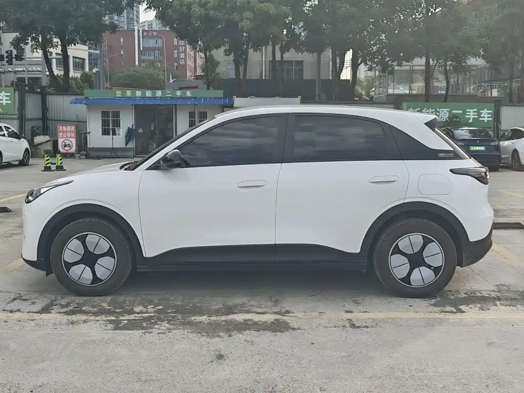 Geely Galaxy Starwish 2025 — фото 3