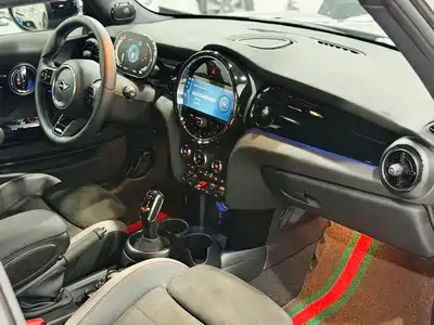MINI MINI 2023