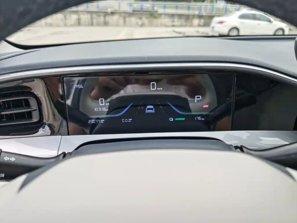 Geely Galaxy Starwish 2025 — фото 11
