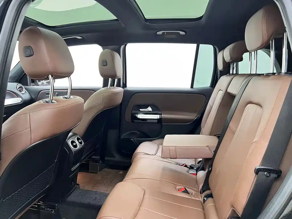 Mercedes-Benz GLB 2023 — фото 19