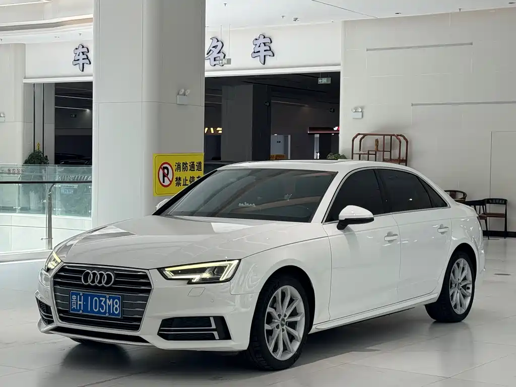 Audi A4L 2018 — фото 1