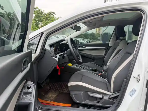 Volkswagen Golf 2022