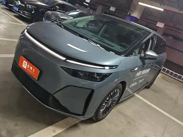 XPeng X9 2025