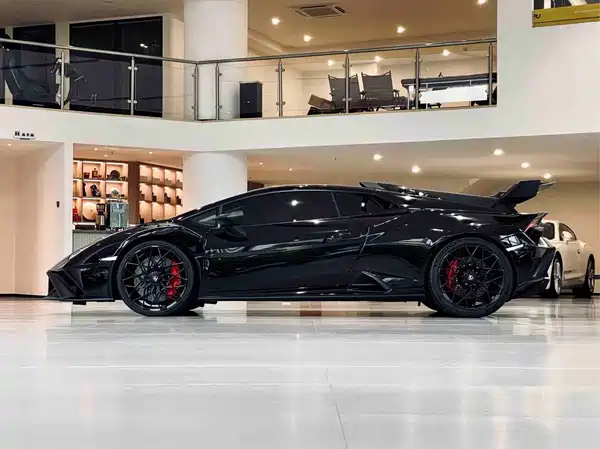 Lamborghini Huracan 2023