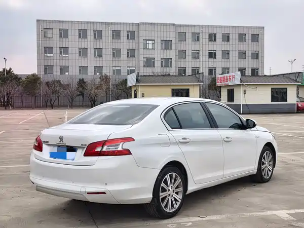 Peugeot 408 2015