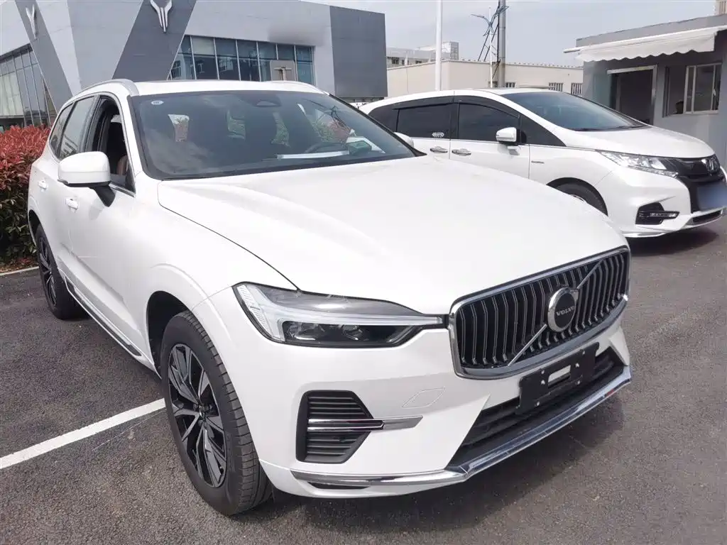 Volvo XC60 2025 — фото 4