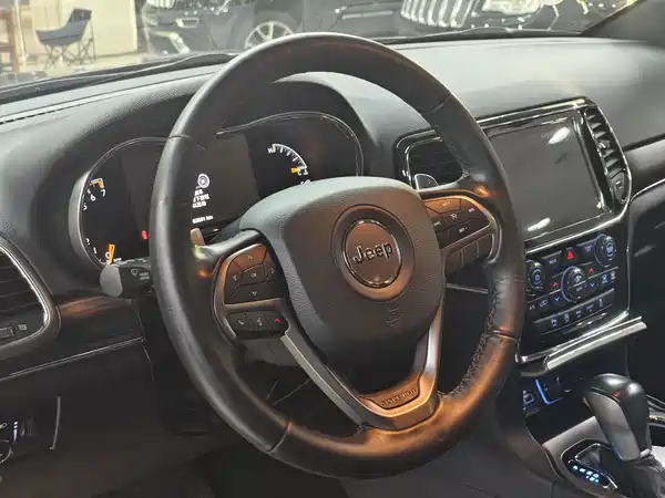 Jeep Grand Cherokee 2021