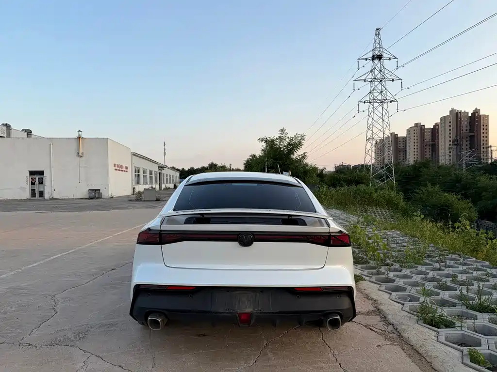 Changan UNI-V Smart Electric Idd 2023 — фото 17
