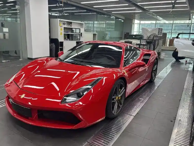 Ferrari 488 2016