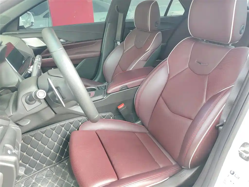 Cadillac CT4 2020 — фото 15