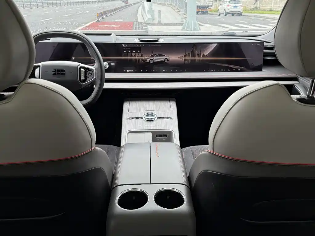 Geely Galaxy E8 2024 — фото 11