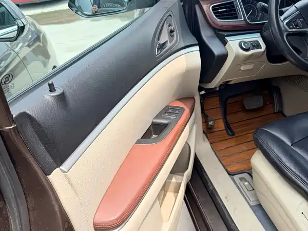 Buick GL8 2017