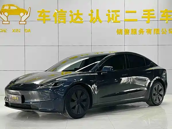 Tesla Model 3 2025