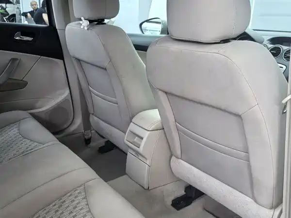 Peugeot 408 2011