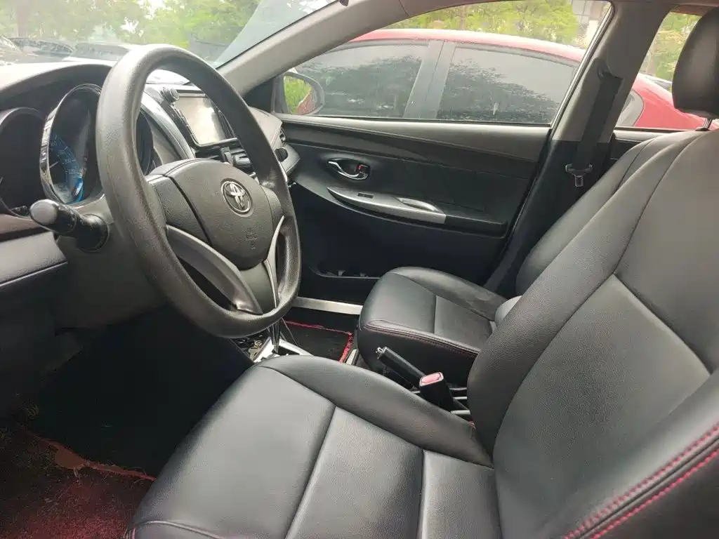 Toyota Yaris L 2015 — фото 11