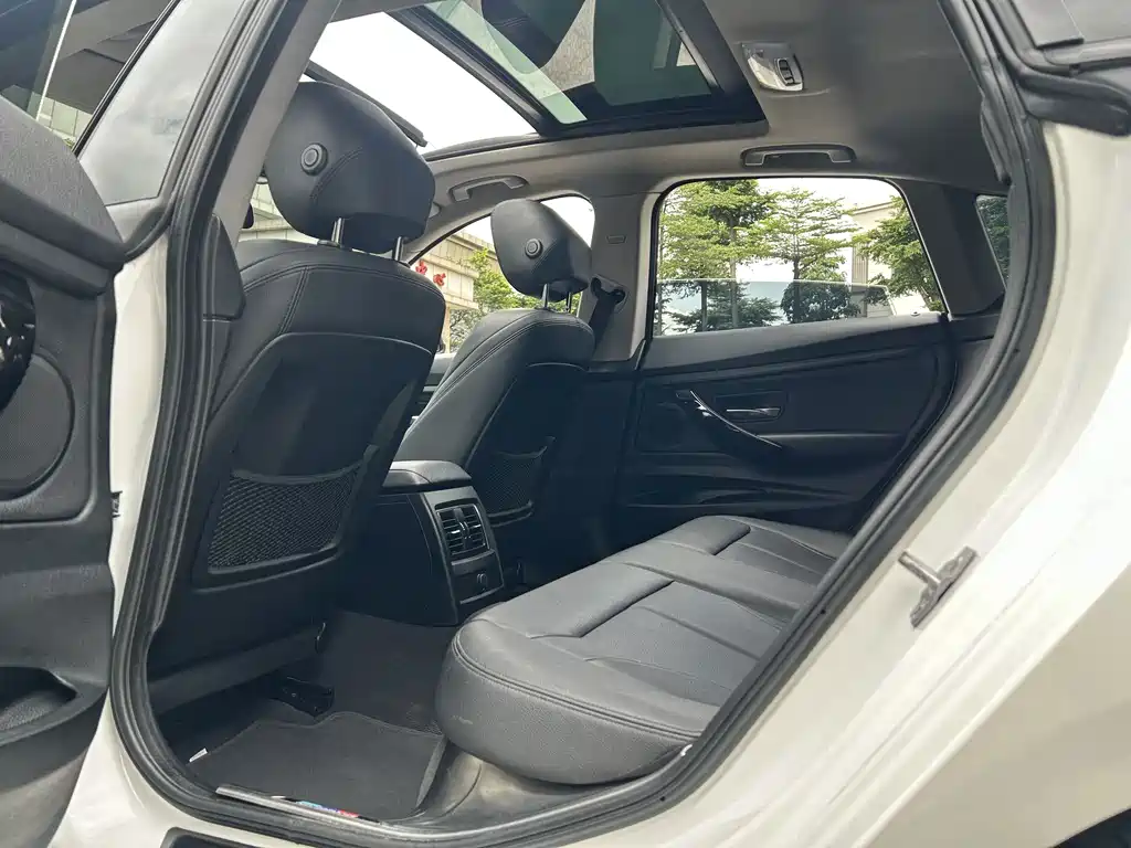 BMW 3 Series GT 2018 — фото 10