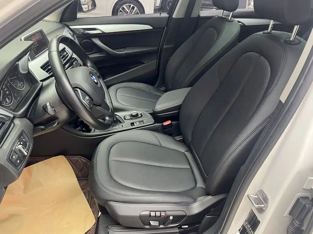 BMW X1 2017 — фото 15