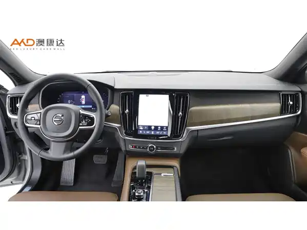 Volvo V90 2024
