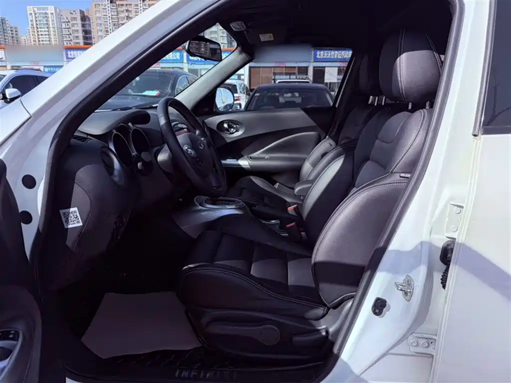 Infiniti ESQ 2019 — фото 16