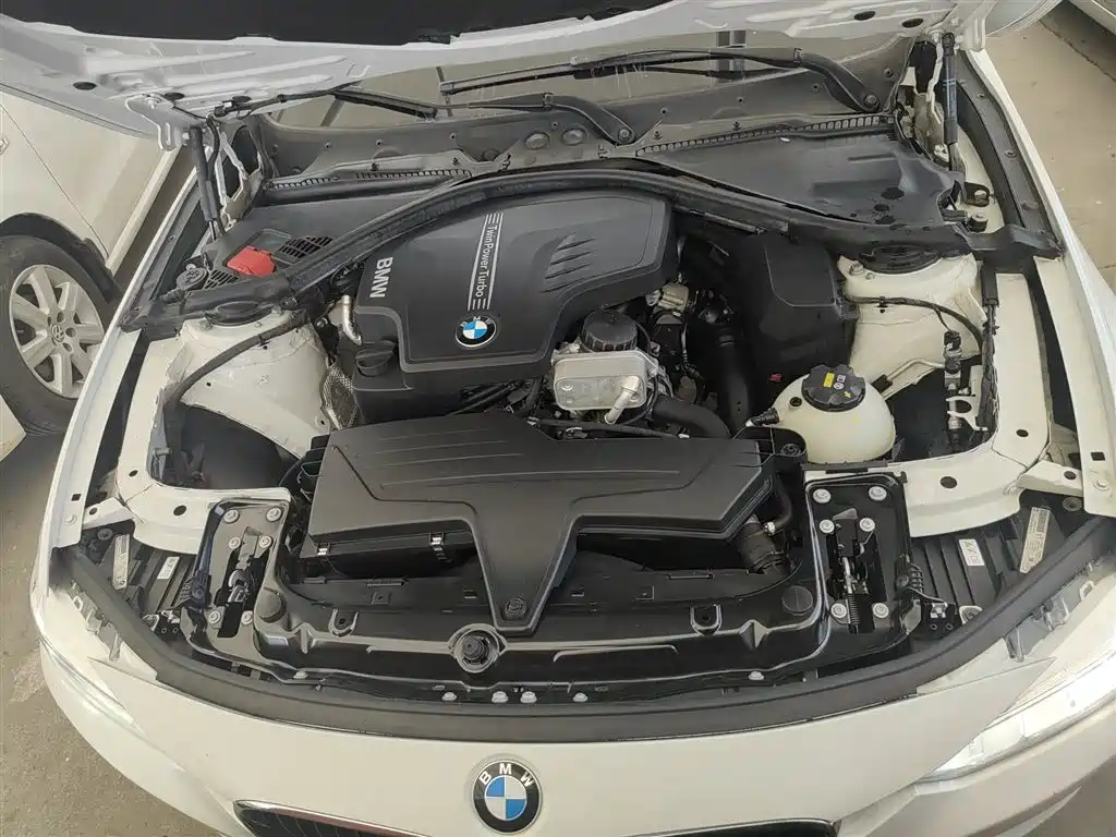BMW 3 Series 2015 — фото 20