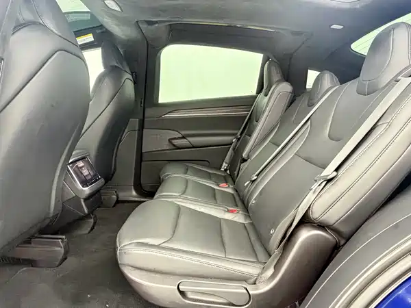 Tesla Model X 2024